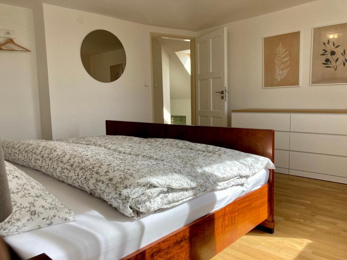 Apartmanovy Dum Se Zahradou V Klidne Casti Prahy Praha Exteriér fotografie